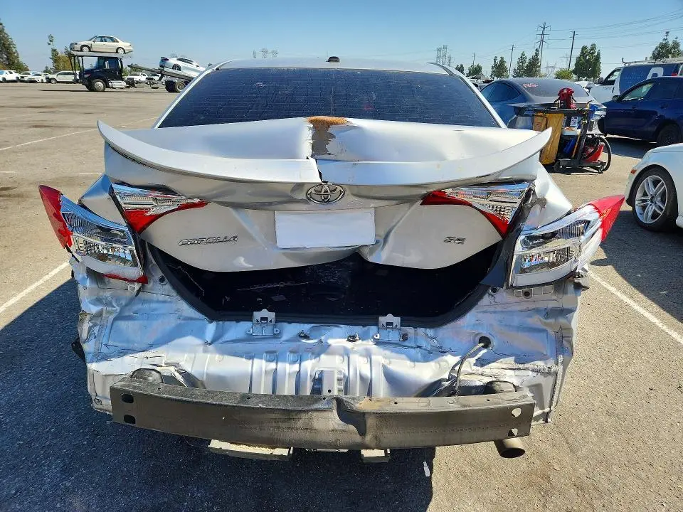 2017 TOYOTA COROLLA SE  