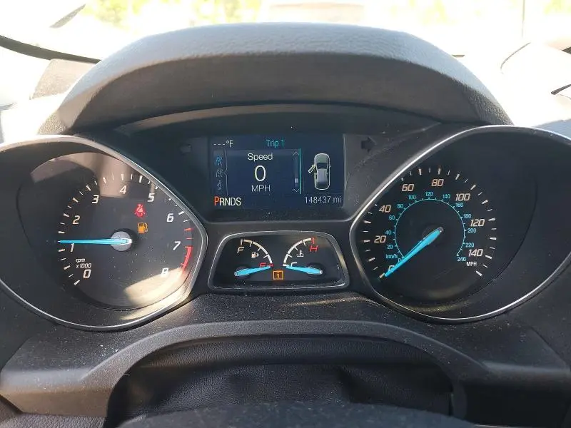 2015 FORD ESCAPE SE  
