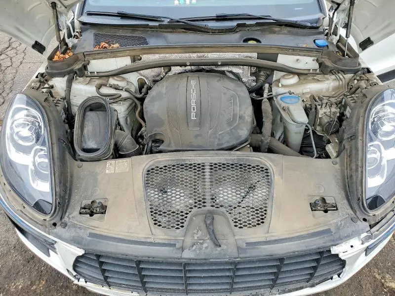 2018 PORSCHE MACAN   