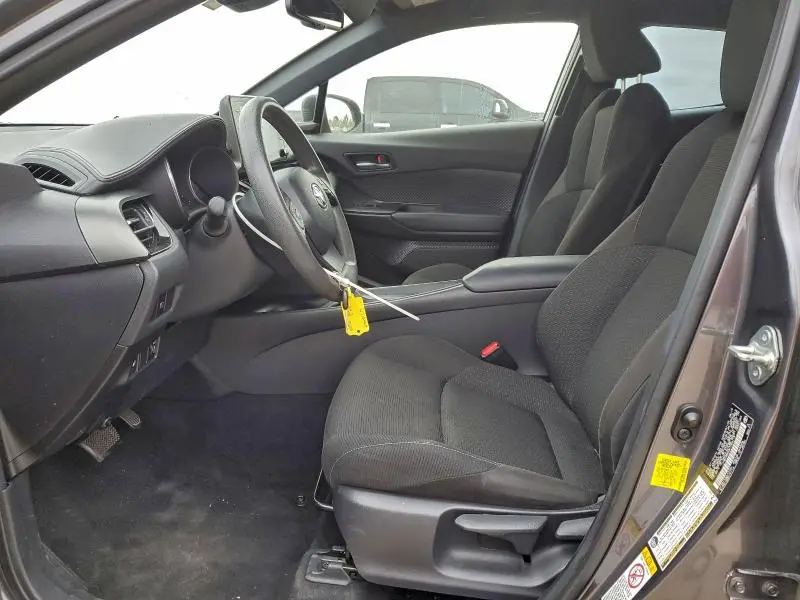 2019 TOYOTA C-HR XLE  