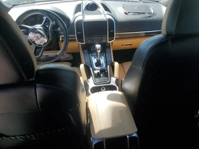 2018 PORSCHE CAYENNE   