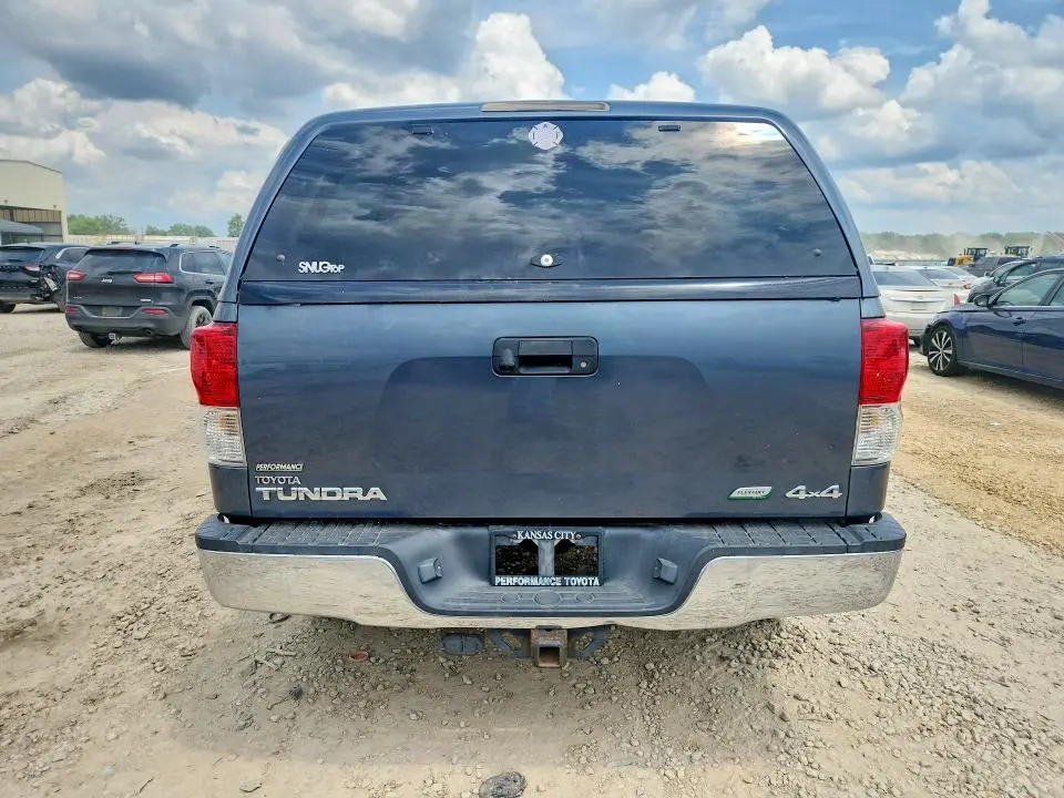 2010 TOYOTA TUNDRA CREWMAX SR5  