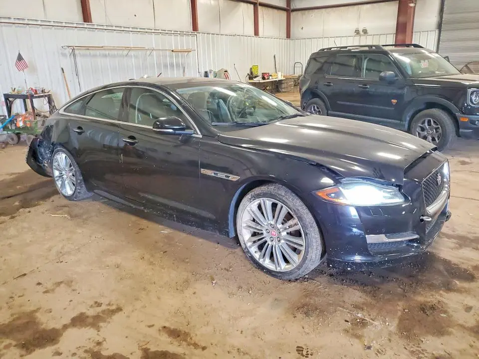 2016 JAGUAR XJ   
