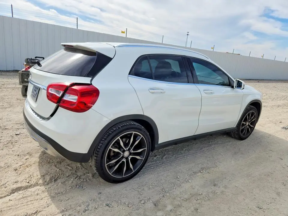 2017 MERCEDES-BENZ GLA 250  