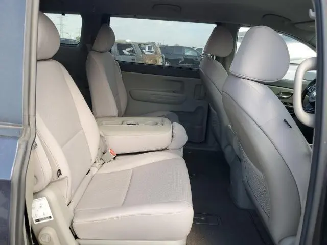 2016 KIA SEDONA LX  