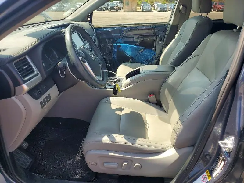 2019 TOYOTA HIGHLANDER XLE  