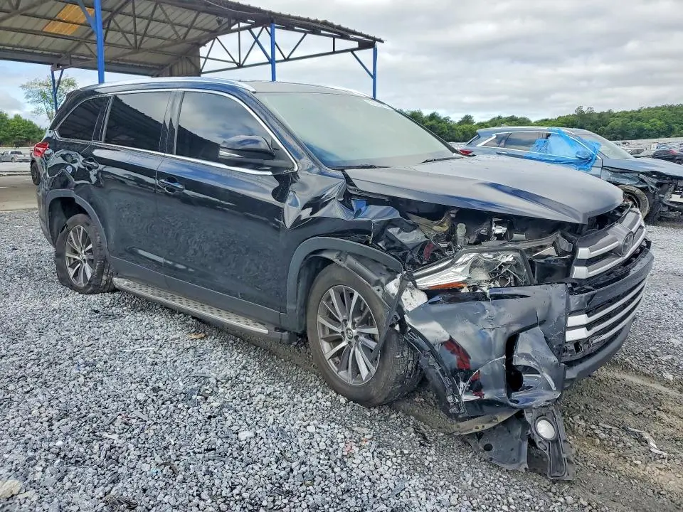 2019 TOYOTA HIGHLANDER XLE  