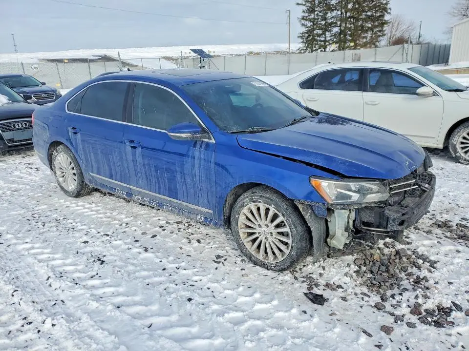 2016 VOLKSWAGEN PASSAT SE  