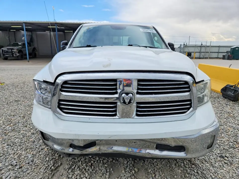 2017 RAM 1500 SLT  