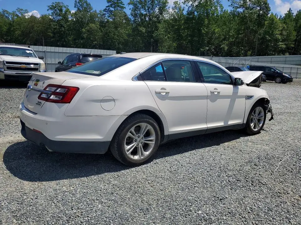 2015 FORD TAURUS SEL  