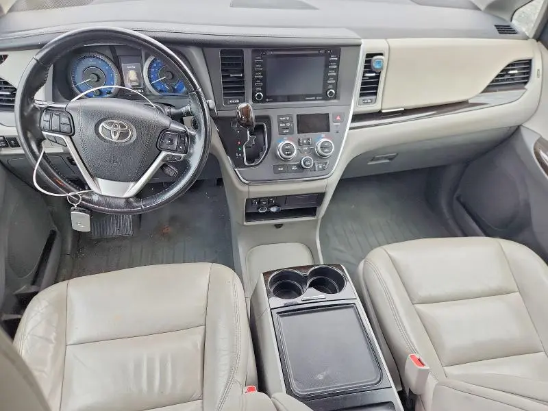 2019 TOYOTA SIENNA XLE 8-PASSENGER  