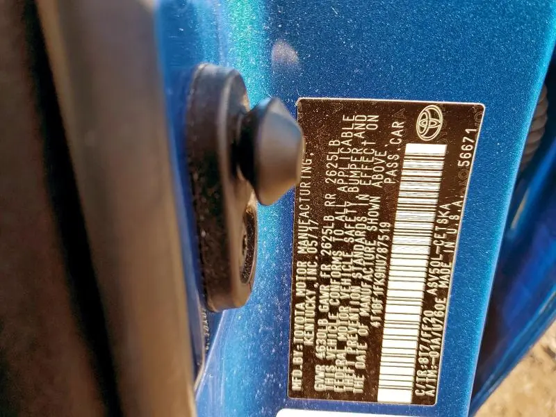 2017 TOYOTA CAMRY LE  