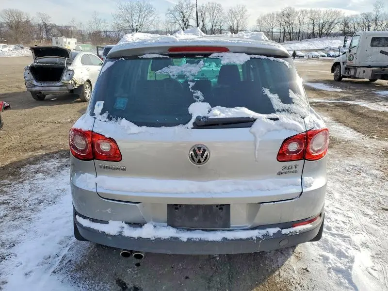 2011 VOLKSWAGEN TIGUAN S  