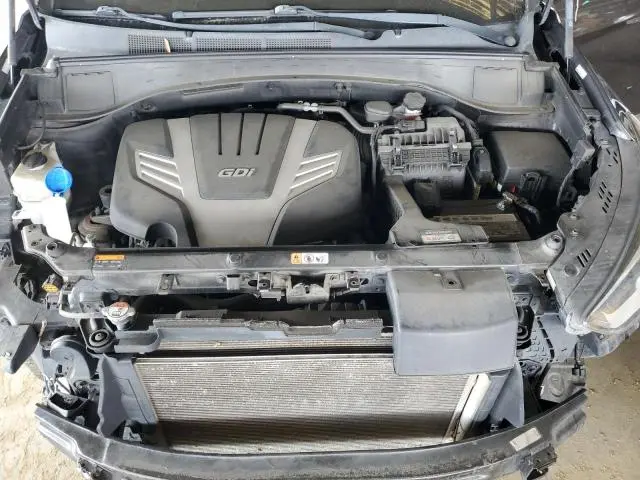 2018 HYUNDAI SANTA FE SE  