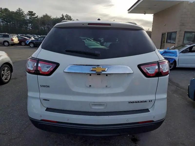2015 CHEVROLET TRAVERSE LT  