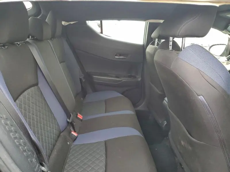 2020 TOYOTA C-HR XLE  