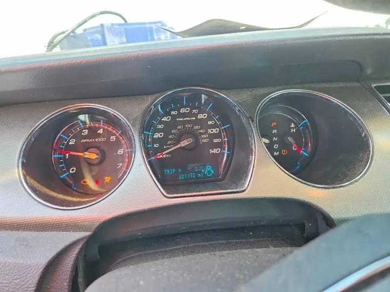 2010 FORD TAURUS SEL  