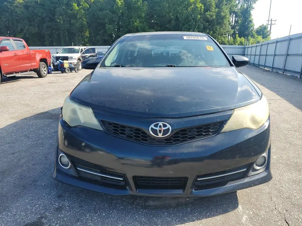 2014 TOYOTA CAMRY SE  