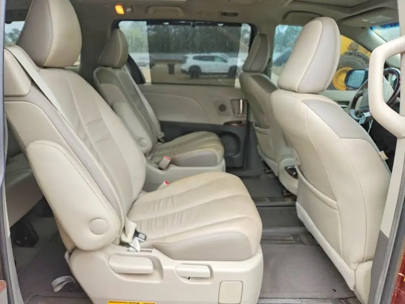 2014 TOYOTA SIENNA LIMITED 7-PASSENGER  