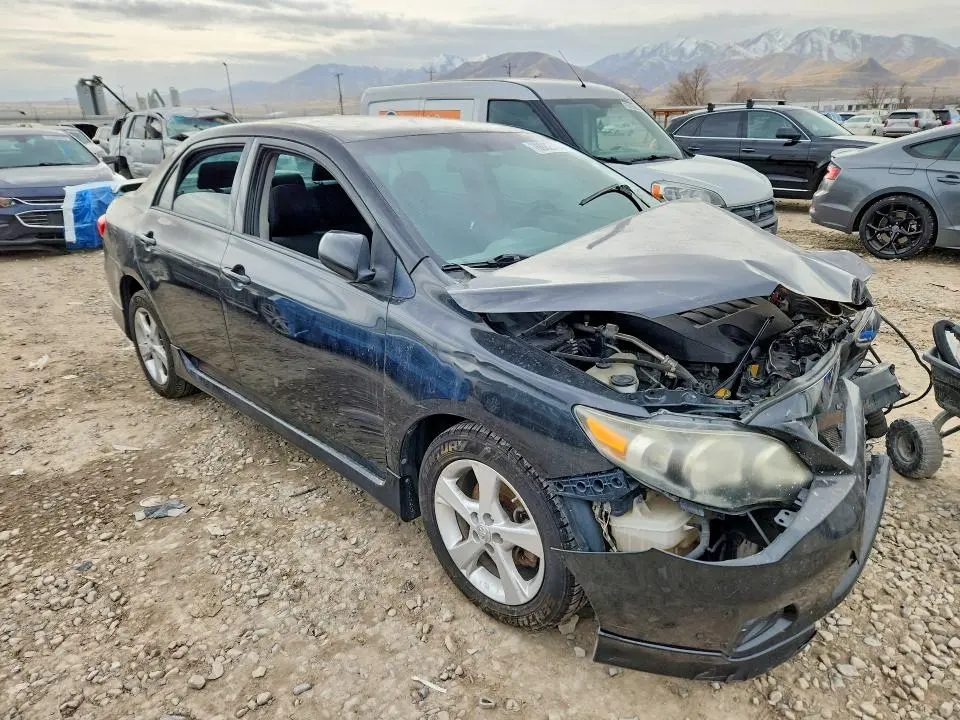 2013 TOYOTA COROLLA S  