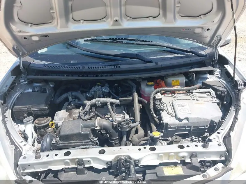2013 TOYOTA PRIUS C ONE