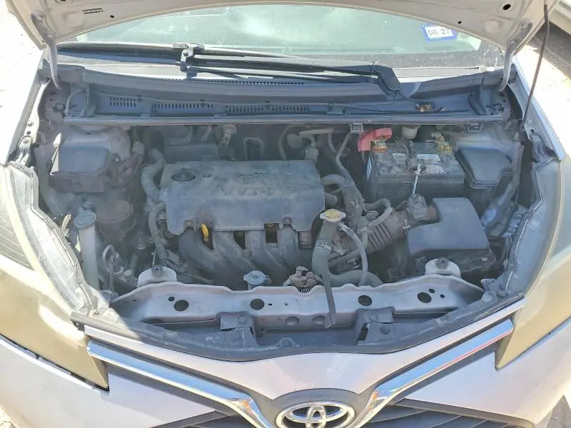 2015 TOYOTA YARIS 5-DOOR L  