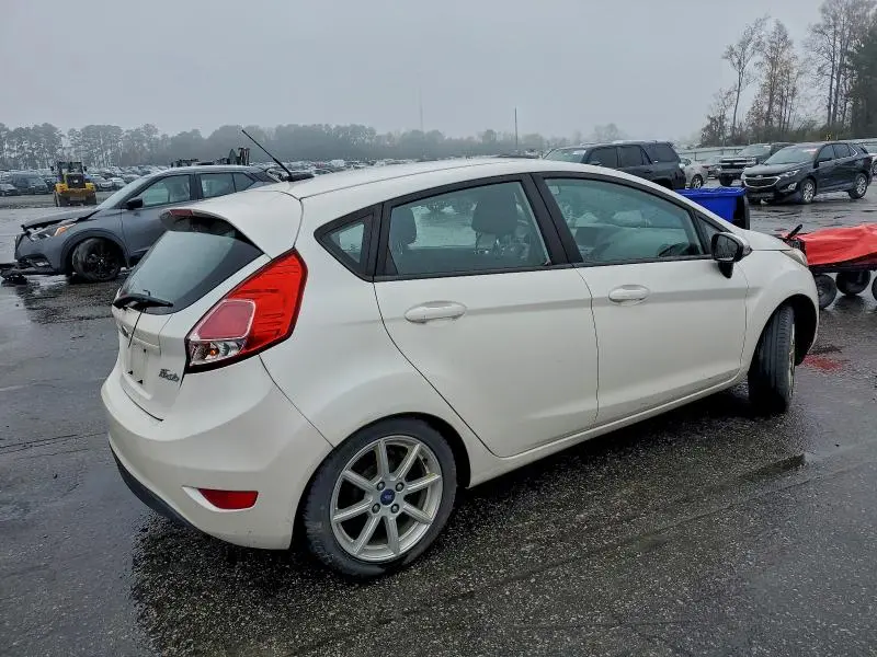 2016 FORD FIESTA SE  