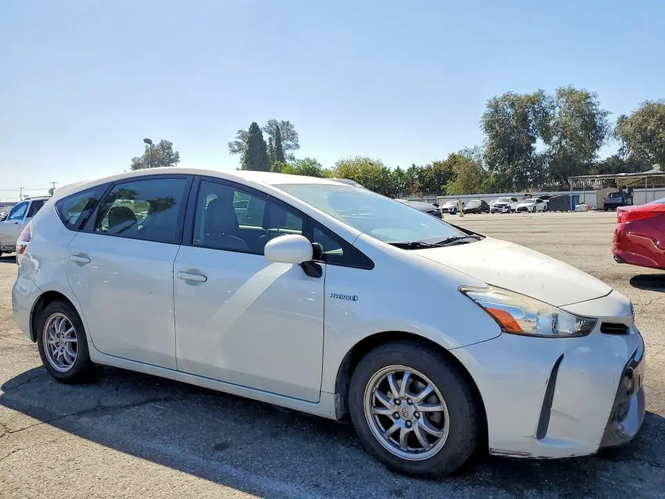 2015 TOYOTA PRIUS V TWO  