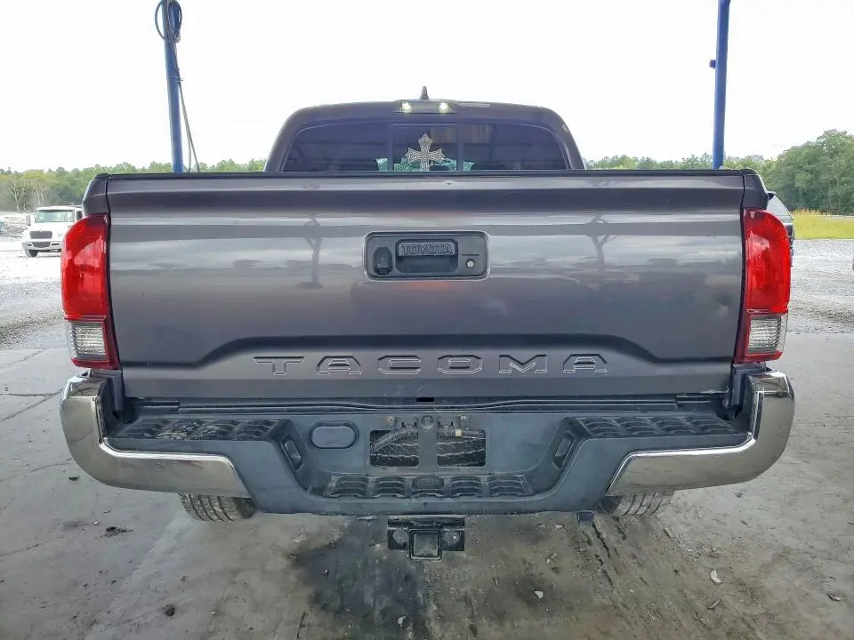 2020 TOYOTA TACOMA SR5  