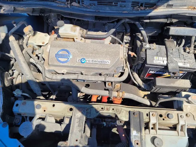 2011 NISSAN LEAF SV  