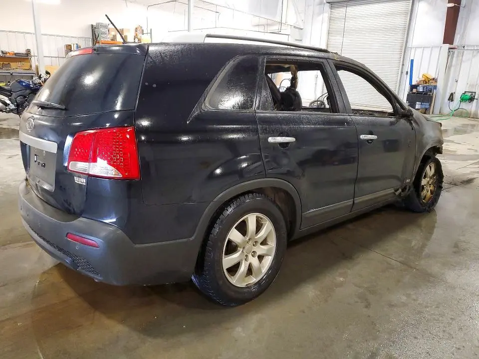 2013 KIA SORENTO LX  