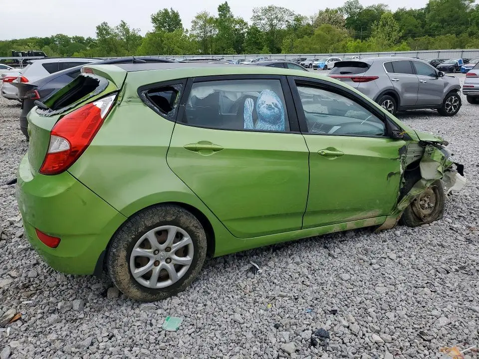 2012 HYUNDAI ACCENT GS  
