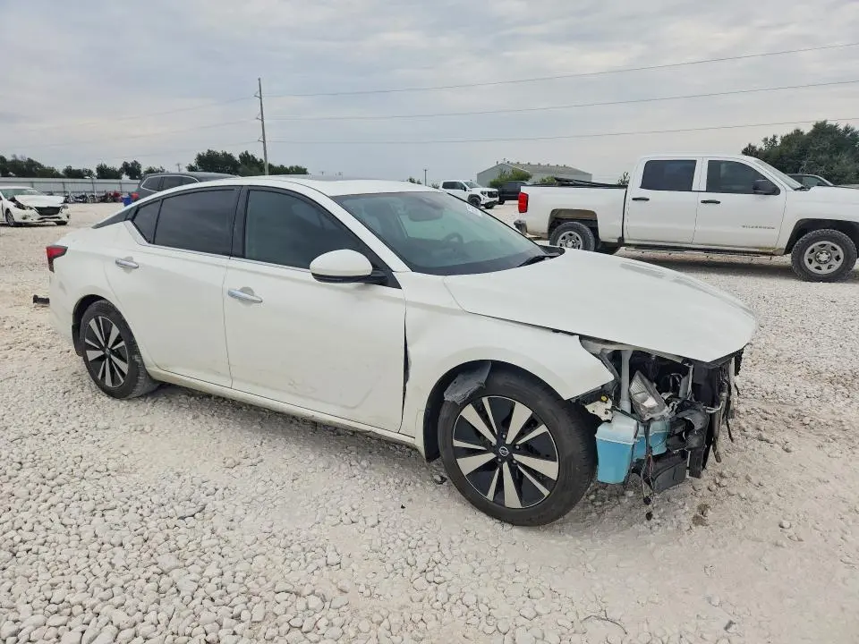 2020 NISSAN ALTIMA SL  