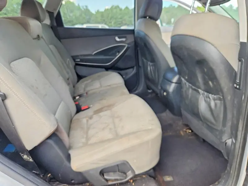 2017 HYUNDAI SANTA FE SE  