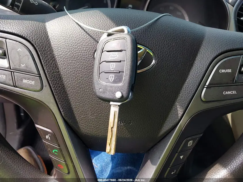 2017 HYUNDAI SANTA FE SE
