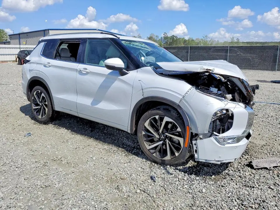 2024 MITSUBISHI OUTLANDER SEL  