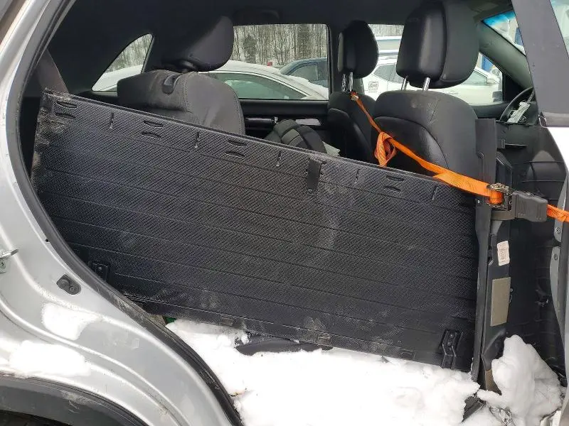 2012 KIA SORENTO BASE  
