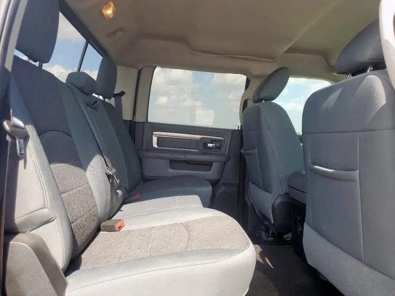 2016 RAM 1500 SLT