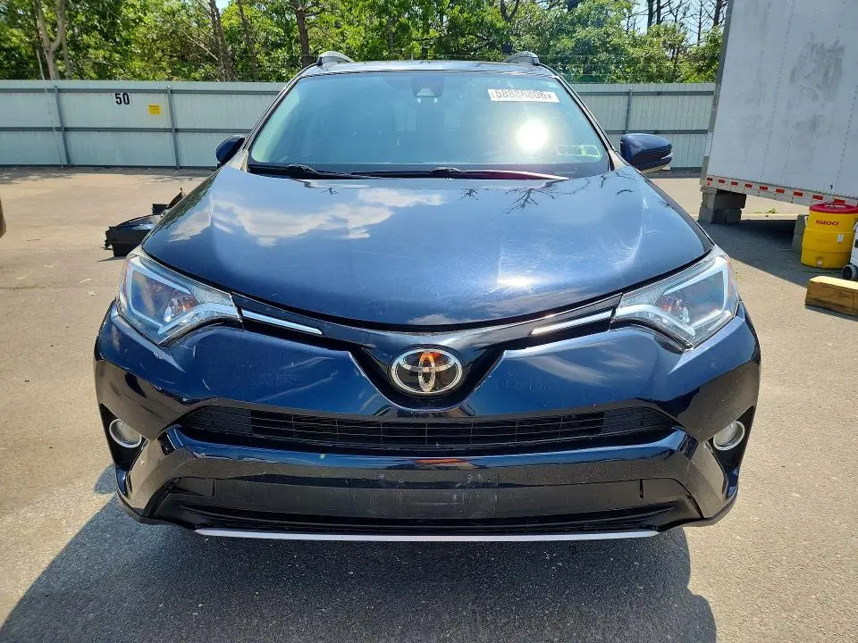 2017 TOYOTA RAV4 XLE  