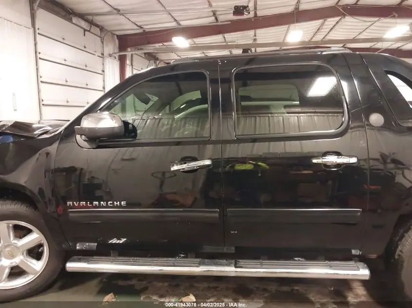 2013 CHEVROLET AVALANCHE LS