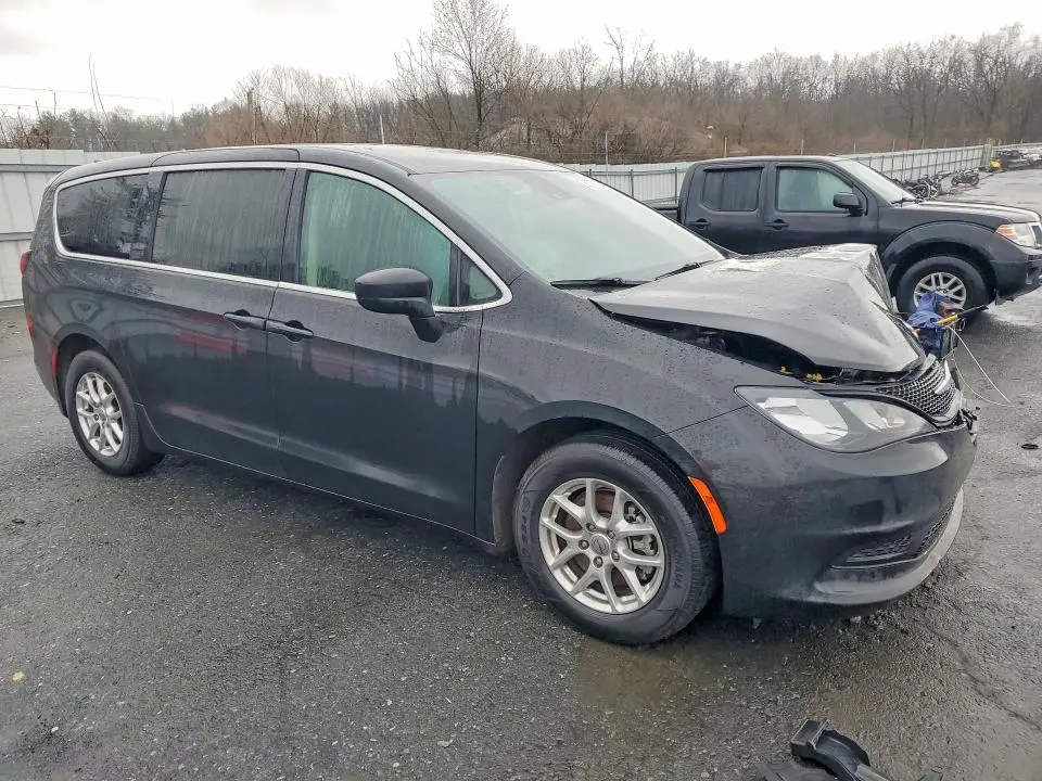 2024 CHRYSLER VOYAGER LX  