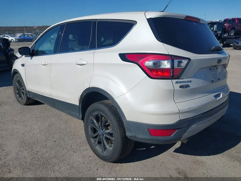 2017 FORD ESCAPE SE