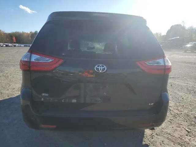 2017 TOYOTA SIENNA LE  