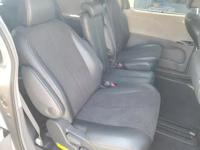 2011 TOYOTA SIENNA SPORT  