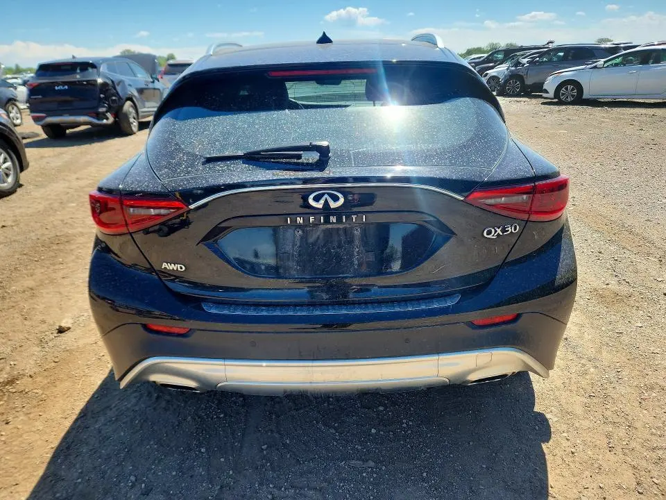 2017 INFINITI QX30 PREMIUM  