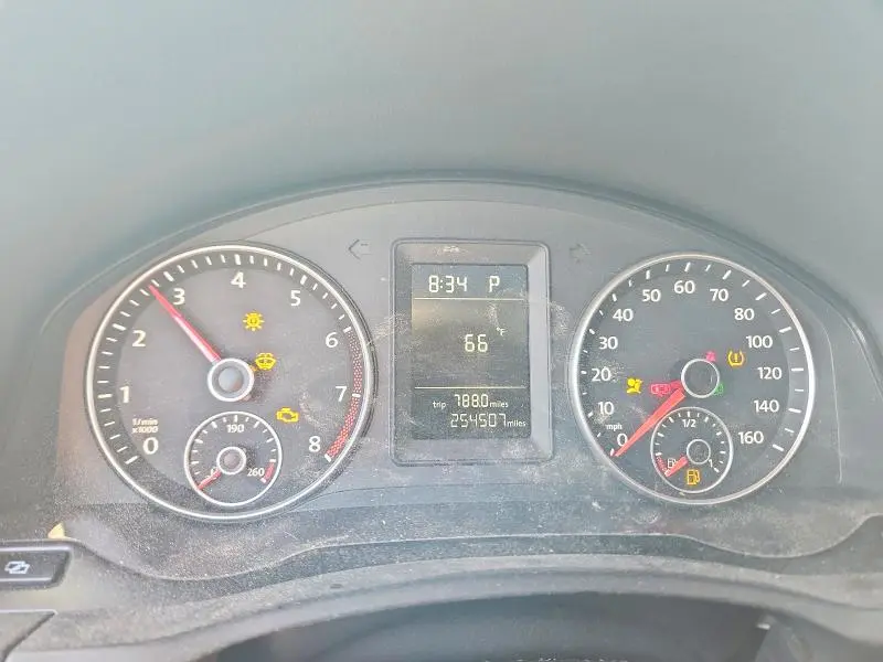 2010 VOLKSWAGEN JETTA SE  