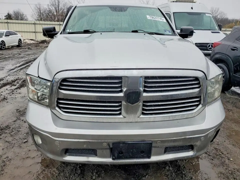 2015 RAM 1500 SLT  