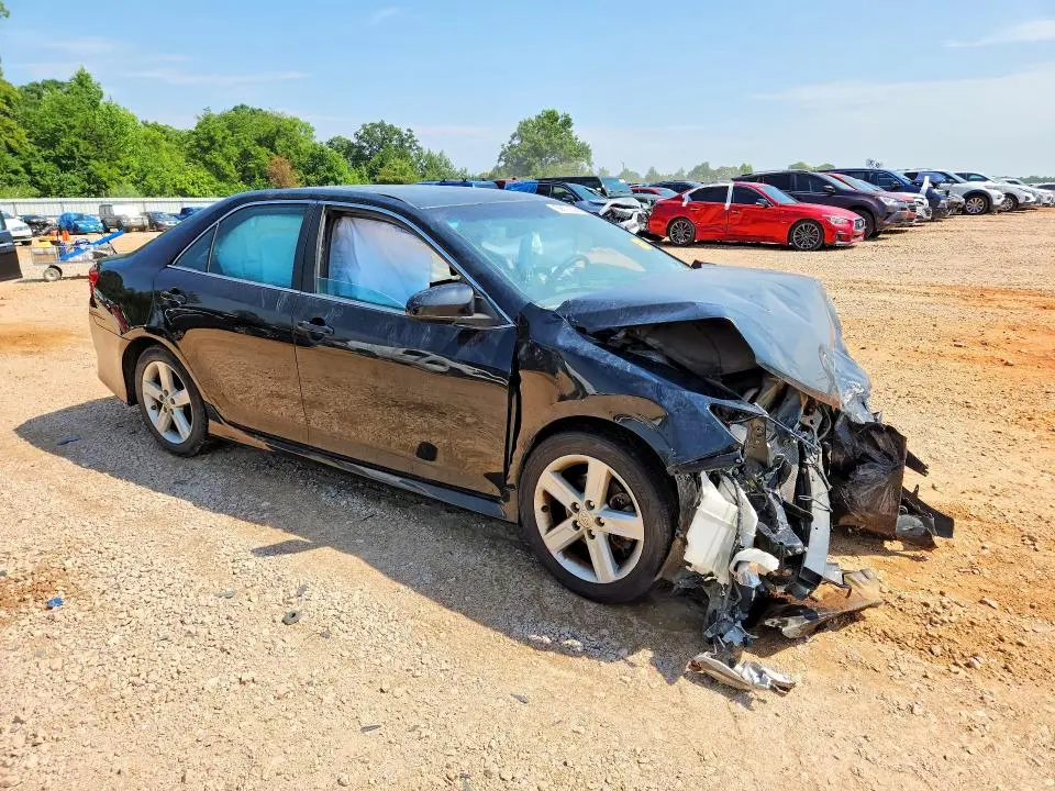 2013 TOYOTA CAMRY SE  
