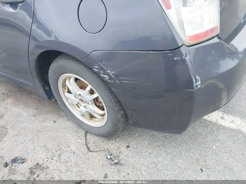 2011 TOYOTA PRIUS THREE