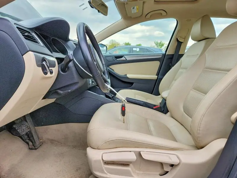 2015 VOLKSWAGEN JETTA SE  